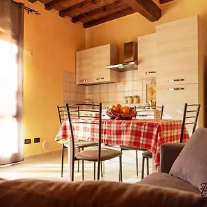 Sole-luna Apartment Colleoli