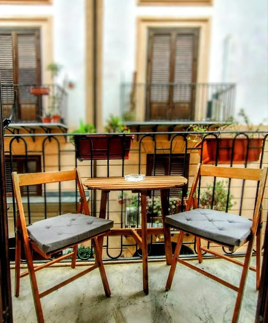 Domus Vetriera Apartment Palermo